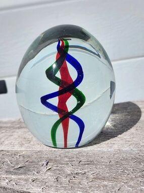 Dynasty Gallery Blown Glass Vintage Triple Helix Egg Art Glass Paperweight